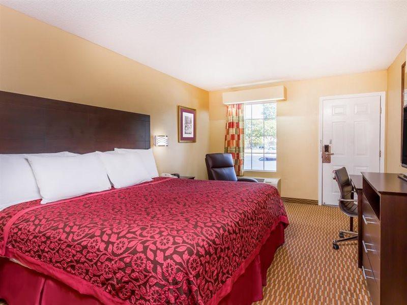 Days Inn By Wyndham Simpsonville Exterior foto